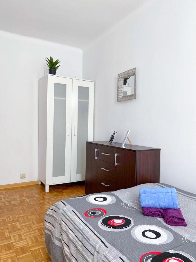 Room №3 Grzybowska 5 The Very Center Of Varşovia Exterior foto
