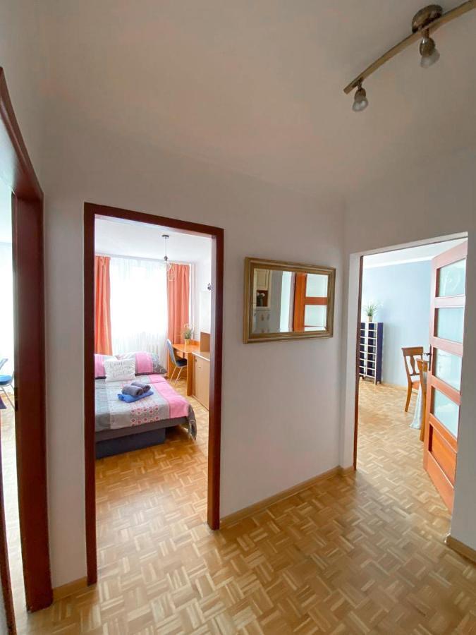 Room №3 Grzybowska 5 The Very Center Of Varşovia Exterior foto